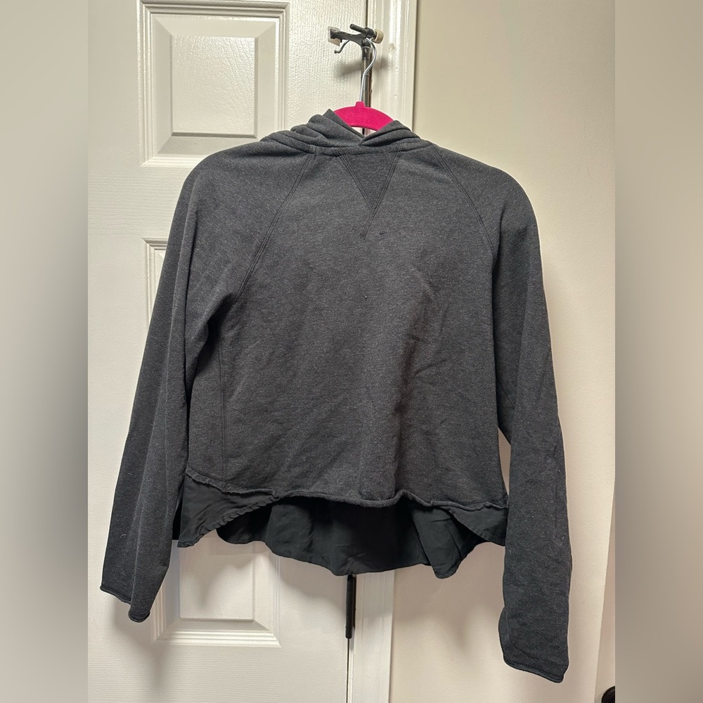 Lululemon cropped pullover